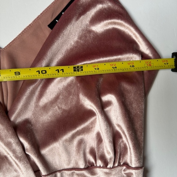 Lulu's Wrap Dress Women’s | Mauve Pink | Sz Medium | Velvet | High Low - Picture 4 of 8